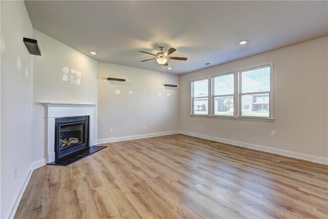 188 Blue Iris Ct