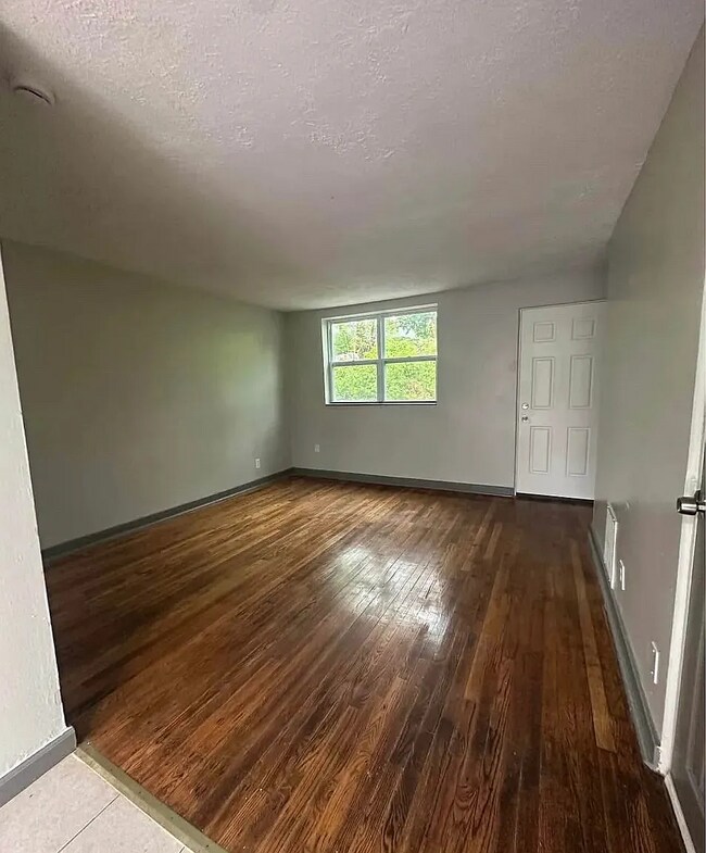 Photo - 1-3 bedroom garden style & townhouse Unit 425