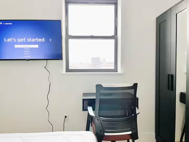 Photo - Furnished room/NOT APARTMENT Unit 6D
