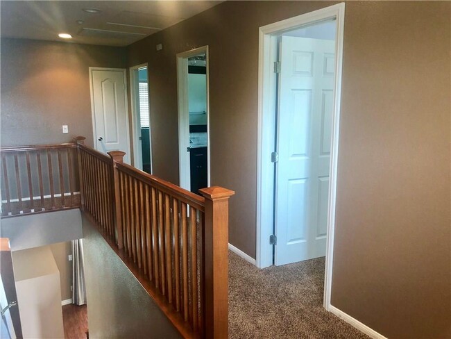 Photo - 16748 Broadmoor Way
