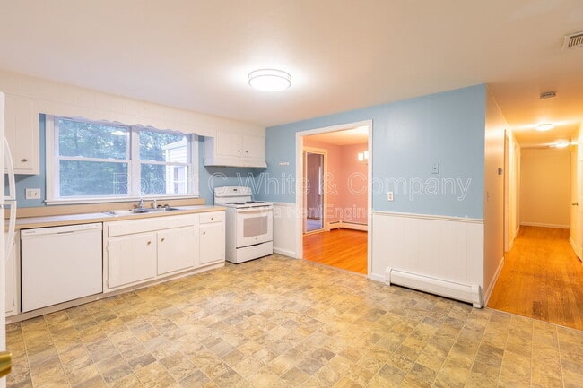 Photo - 427 Graham Rd