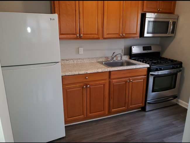 Photo - 952 Argonne Dr Unit B