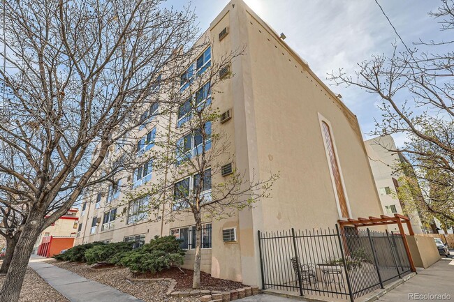 Building Photo - 1390 Emerson St Unit 17