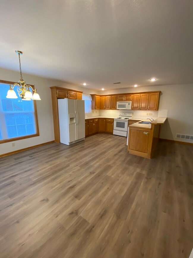 Photo - 3906 SW Charthwell Ct