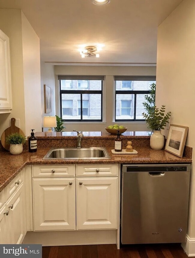Photo - 1500 Chestnut St Unit 6D