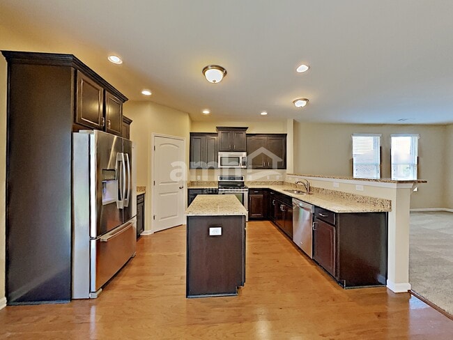 Photo - 207 S Dunnwood Ln