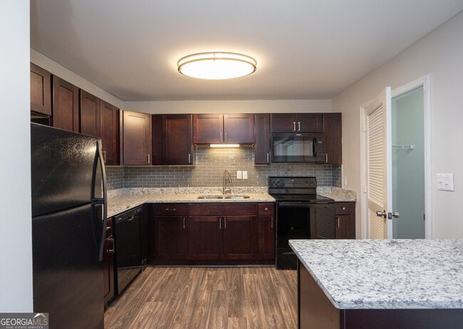 Photo - 4883 Roswell Rd Apartamento Unidad W11