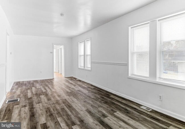 Photo - 107 River Rd Dr