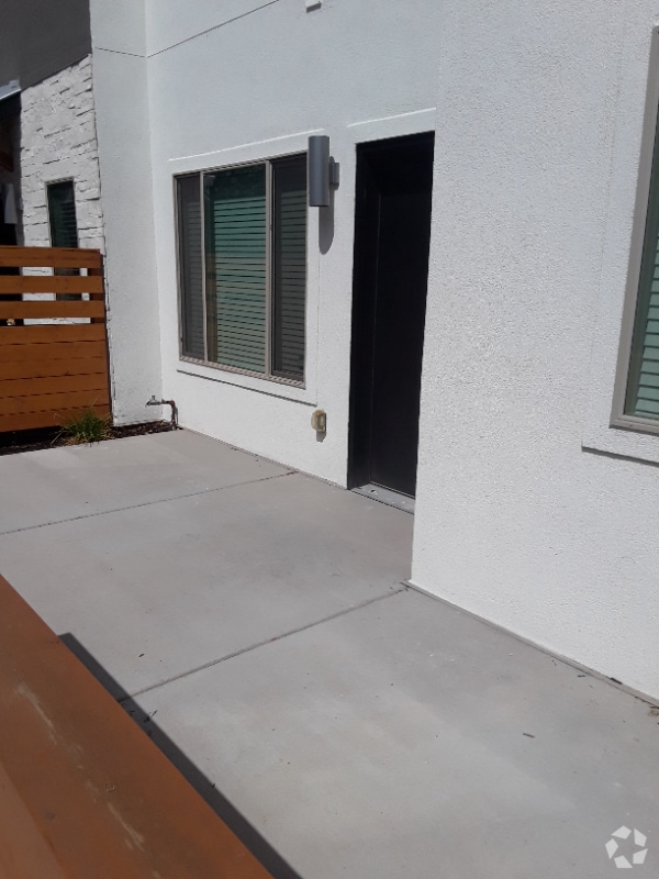 Building Photo - 2189 525 W Rental