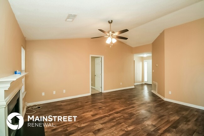 Photo - 2070 Tudor Dr