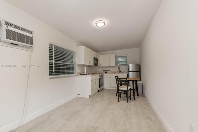 Photo - 259 NE 56th St Unit 2