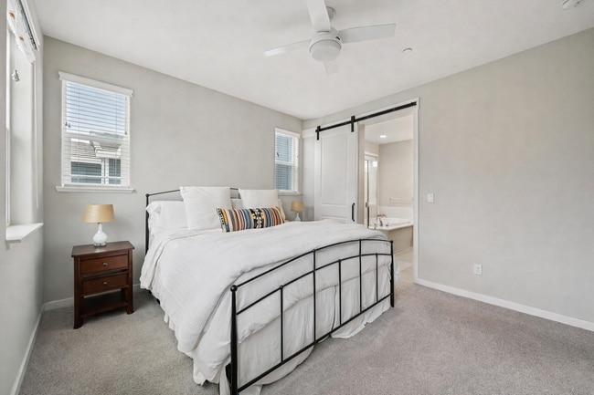 Photo - 816 Wellington Pl