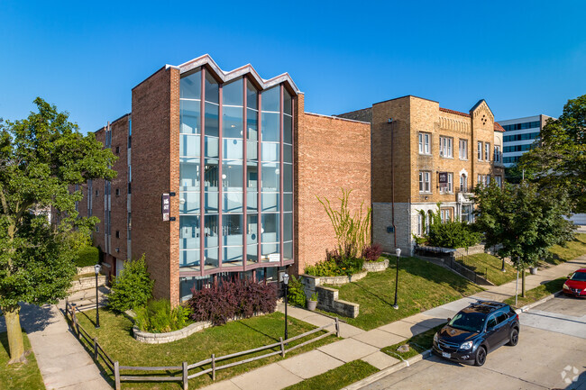 Building Photo - Golden Eagle Flats Rental