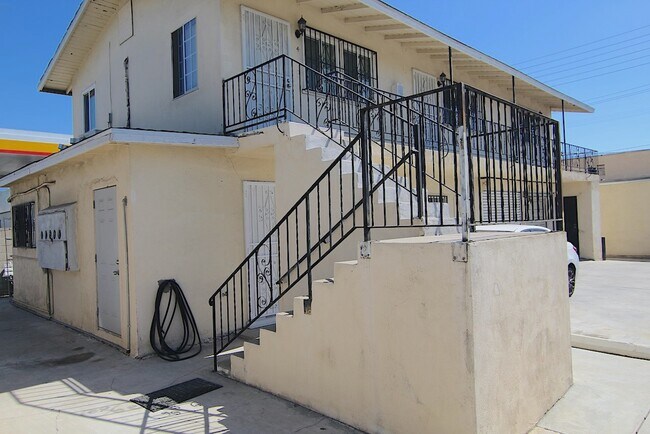 Photo - 3345 Del Mar Ave Unidad 1