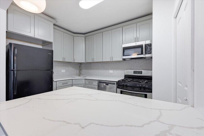 Photo - 45 River Dr S Unit 609