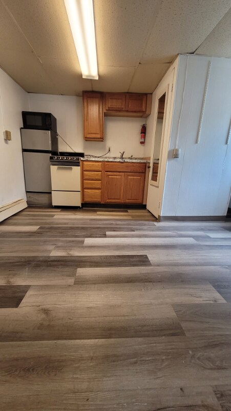 Photo - 1128 Hess Ave Unit $