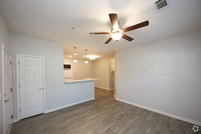 2 habitaciones, 2 baños, 1005 pies cuadrados - Peaks of Oakwood