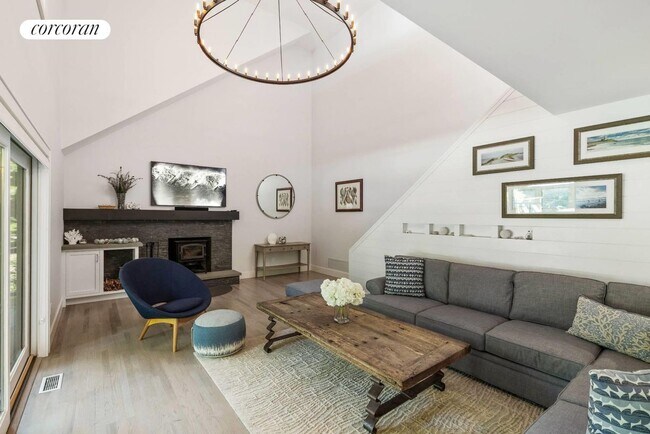 Photo - 81 Collingswood Dr