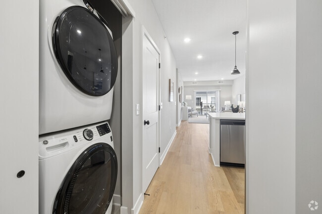 3BR, 2BA - 1,450SF - Laundry