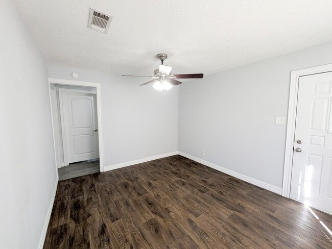 Photo - 5150 Parkview Dr