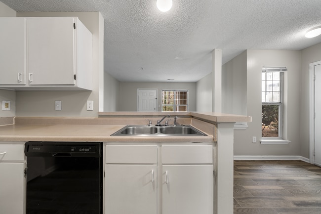 Photo - 2431 Hill St Unit 102