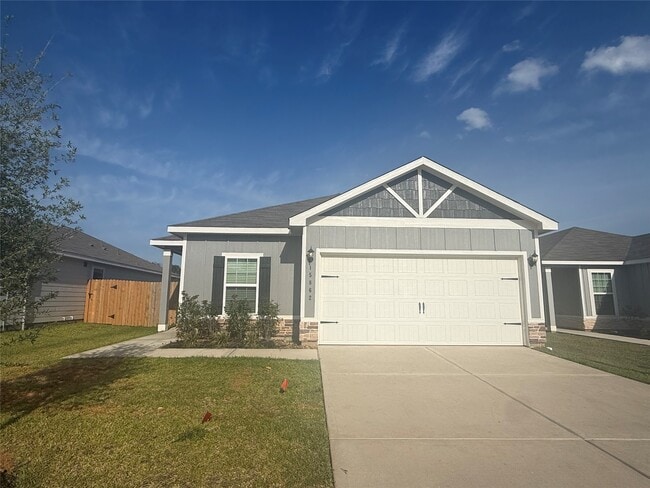 Building Photo - 15862 Berry Hl Dr