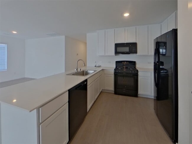 Photo - 827 Ginkgo Wy