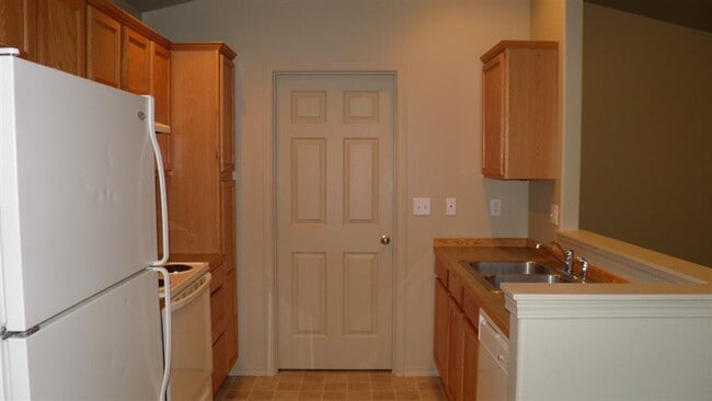 Photo - 886 NE Hidden Valley Dr