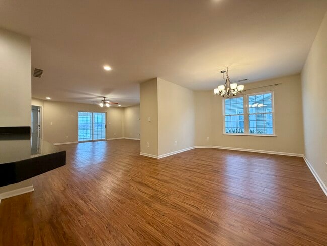 Photo - 10557 Maine Dr