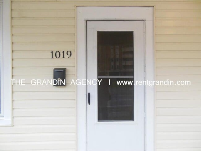 Photo - 1019 13th St SE