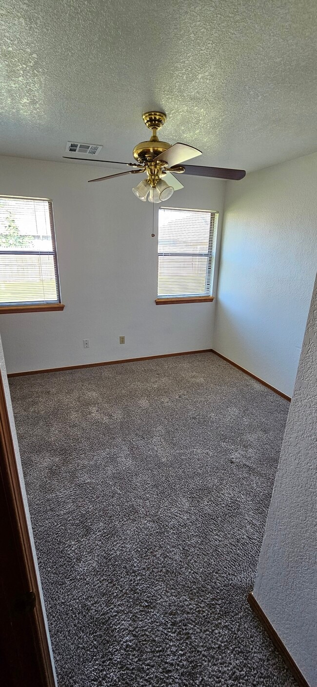 Photo - 1320 Greenfield Dr