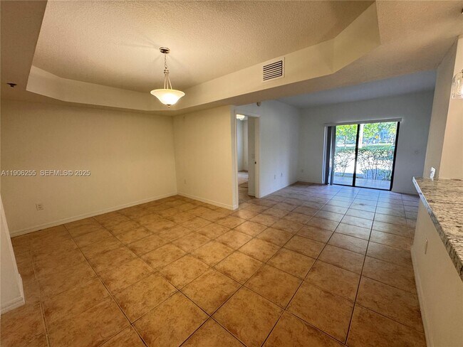 Photo - 9340 Fontainebleau Blvd Unidad W106