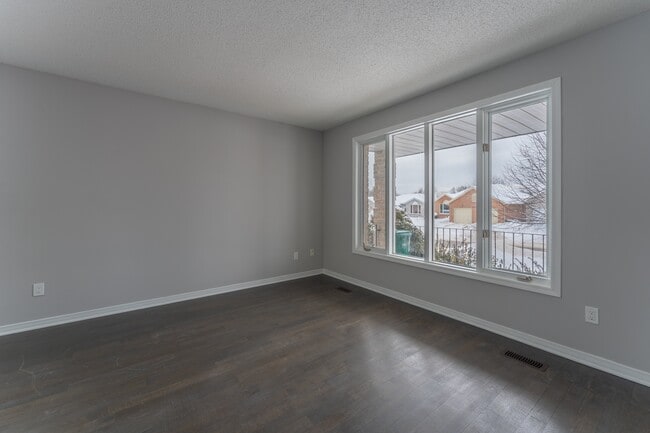 Photo - 312 Waterloo Dr Unit 1