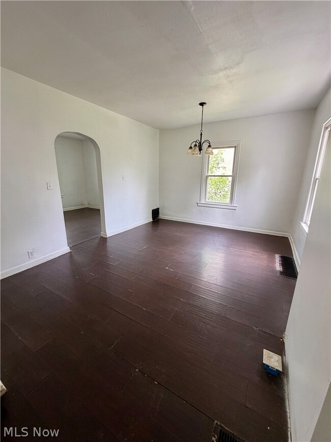 Photo - 1725 Midland Ave