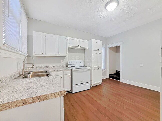 Photo - 1793 W Lee St