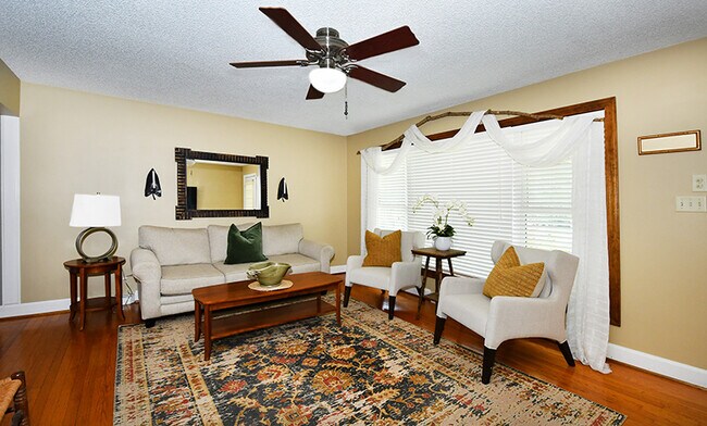 Photo - 6123 Skylark Rd