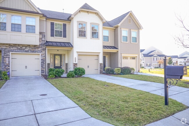 Building Photo - Townhome | Washer/ Dryer Included  |Fenced...