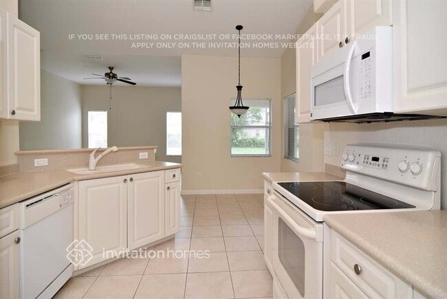 Photo - 668 SE Damask Ave