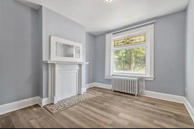 Photo - 147 Moultrie St