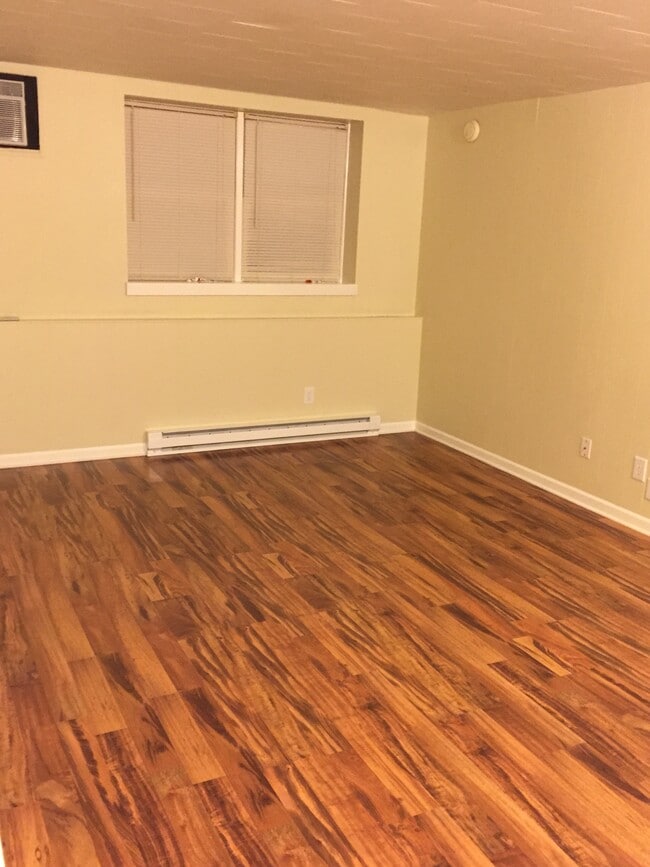 Photo - 429 E Broadway St Unit #1