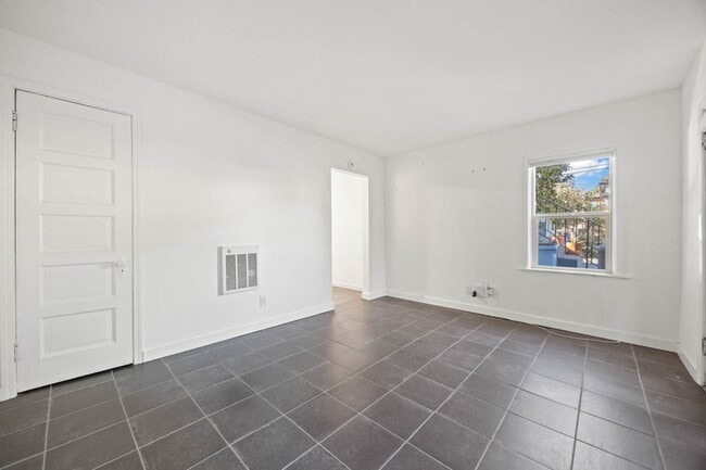 Photo - 1816 Carleton St