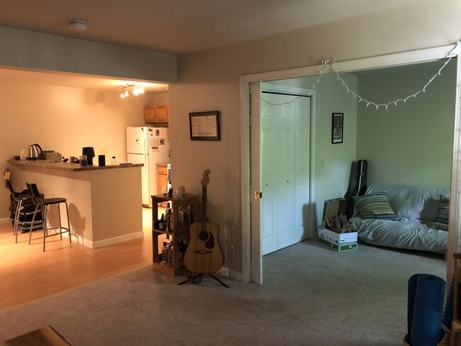 Living Room Into Kitchen - 340 Hildred Dr Unit 340 Hildred Dr.