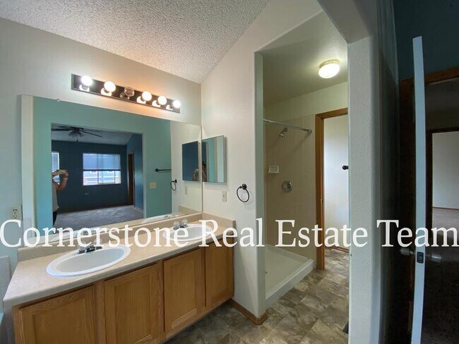 Photo - 5312 Luster Dr