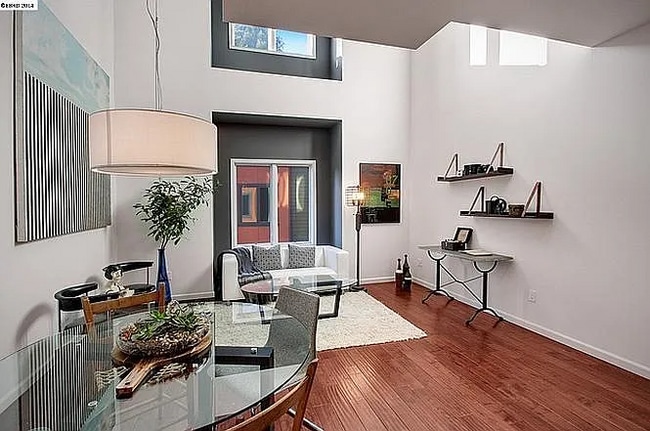 Photo - 4893 Shattuck Ave