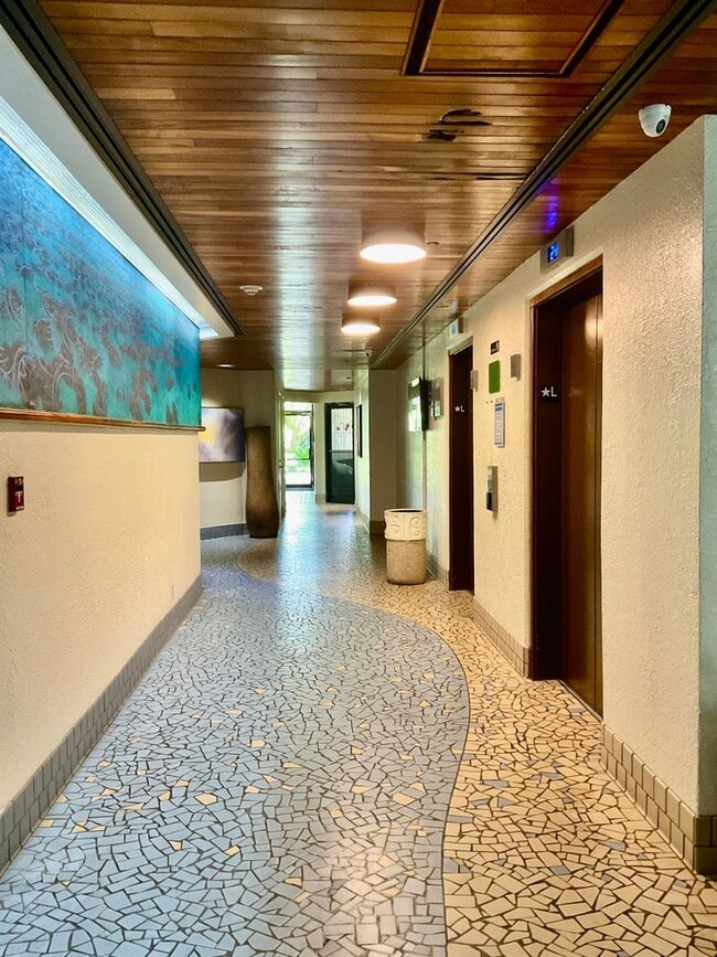 Photo - Renovated Studio, Great Amenities & Area