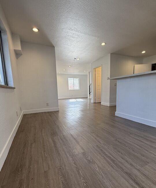 Photo - 1505 S Dunsmuir Ave Unidad 1505