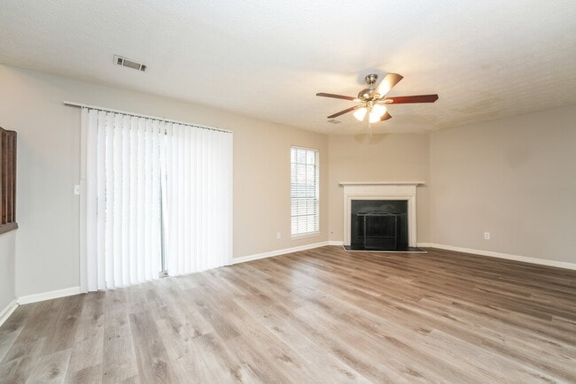 Photo - 6520 Eastbriar Dr