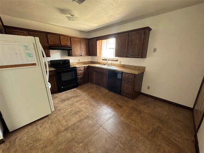 2022 Berry Ave