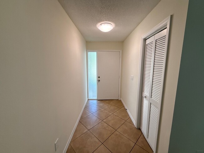 Photo - 100 Golfview Dr