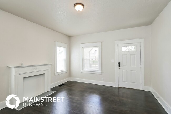 Photo - 637 Lindell Ave